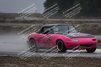 media/Nov-15-2025-CalClub SCCA (Sat) [[7bfa5a7151]]/Race/Group 4/